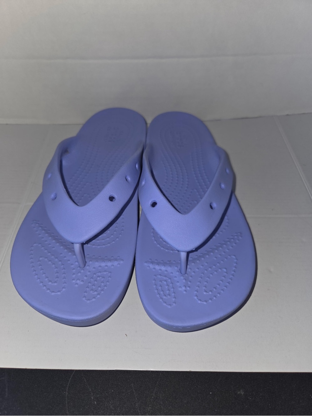 Crocs Women’s Purple Flip Flop Charm Comfortable Slip On Size 7 Sandals